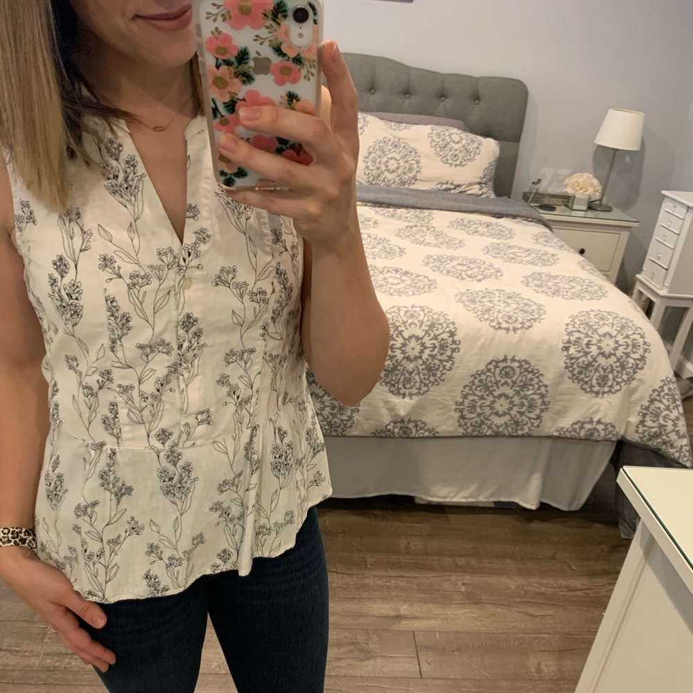 Old Navy size small black & white floral peplum